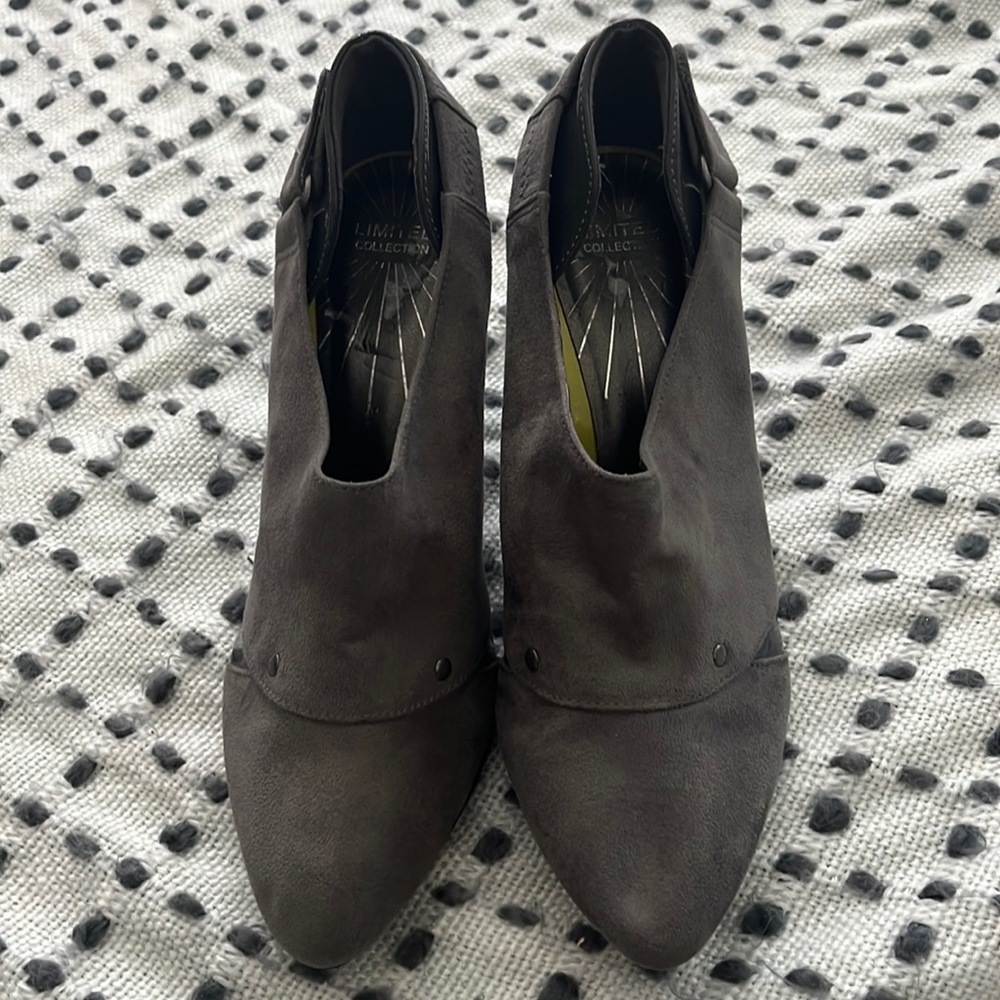 Limited Collection Grey Heels